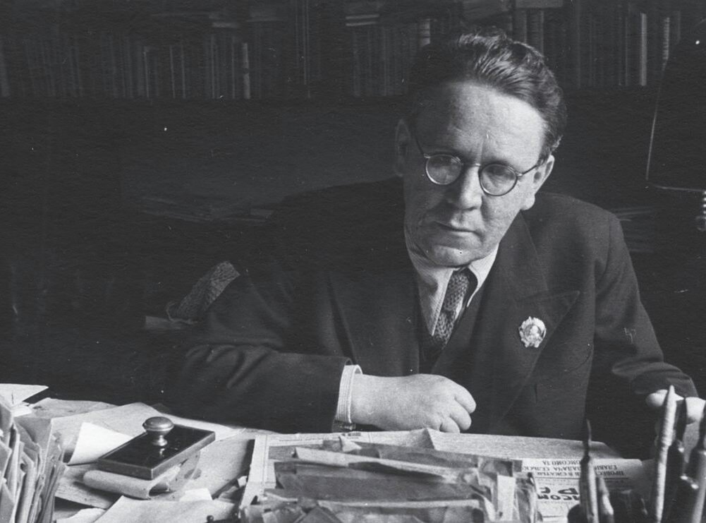 За переводы сонетов Шекспира Самуил Маршак получил в 1949 году Сталинскую премию