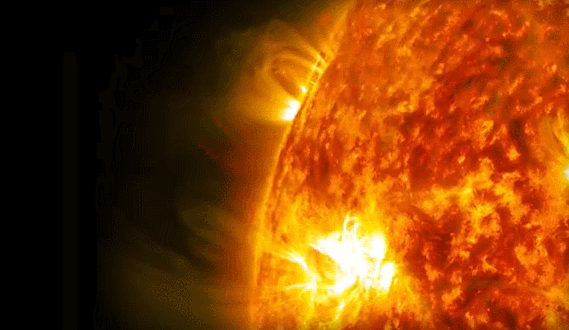 У Солнца существует 11-летний цикл активности. Это когда на протяжении четырех лет на Солнце появляется большое число темных пятен и вспышек в этих областях.-7