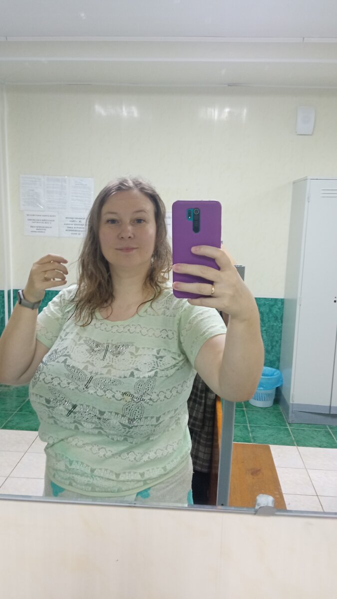 После бассейна мокрая, но довольная)))