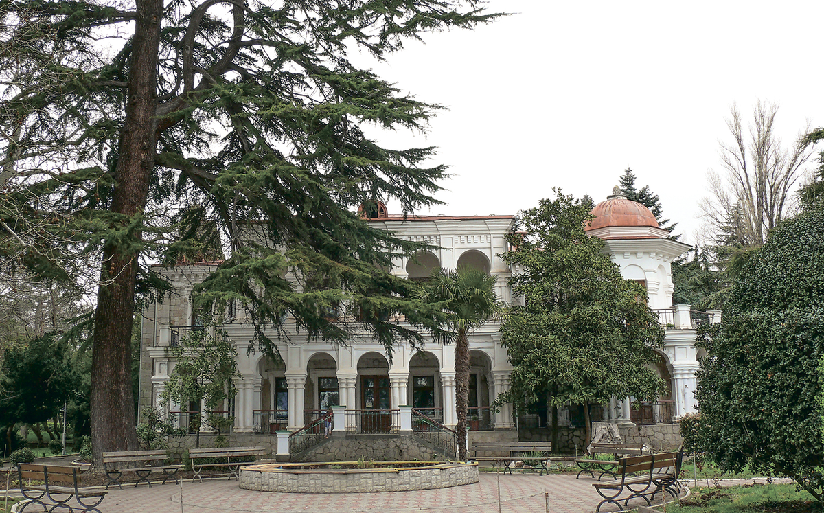 Николаевские сады. Дом купца Стахеева в Алуште. Дача Стахеева в Алуште. Дача купца н. д. Стахеева. Вилла «Отрада» (дача Стахеева) в Алуште.