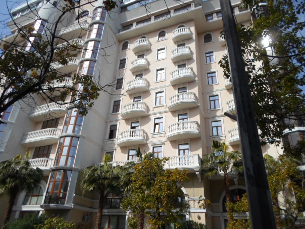Новый дом, красивый.