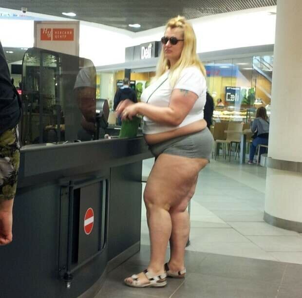 Фото из интернета.Здесь я не смогла определить тип фигуры.Девушка явно скромностью не страдает.