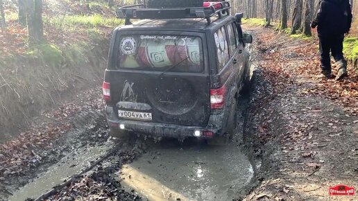 Где-то в горах)))Land Rover Defender и Уаз Патриот, 30 октября 2021г.