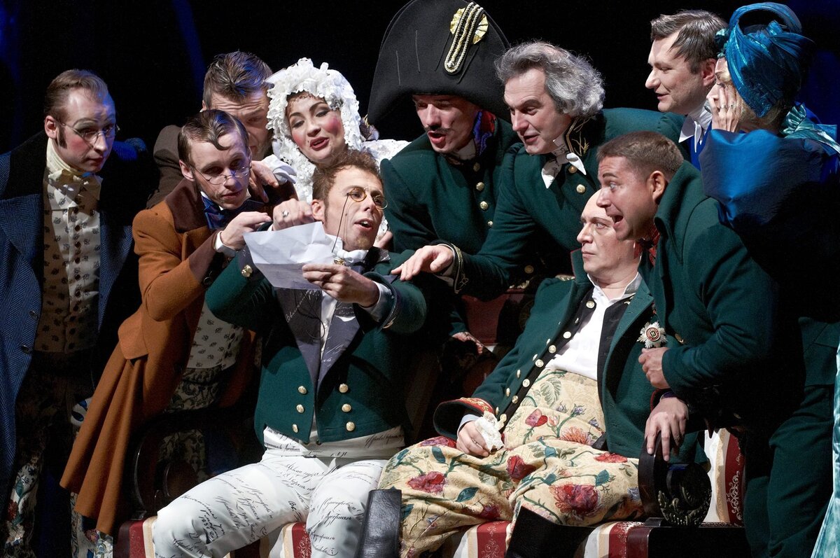 Театр "Буфф" : Спектакль "Ревизор" . 