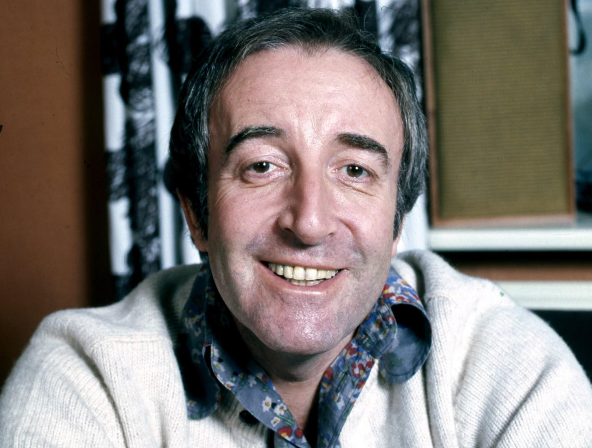 Продюсер 10. Медовый актер. Ассоциированный продюсер. Барановский актер. Торобаев алтынбек турганбекович.