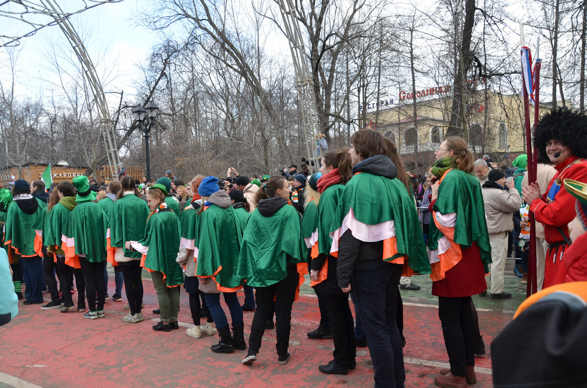 Все в фирменных цветах