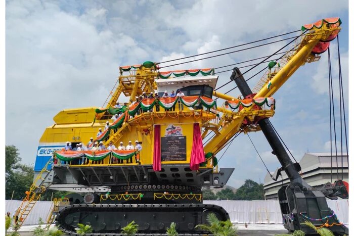 Фото с церемонии ввода в эксплуатацию