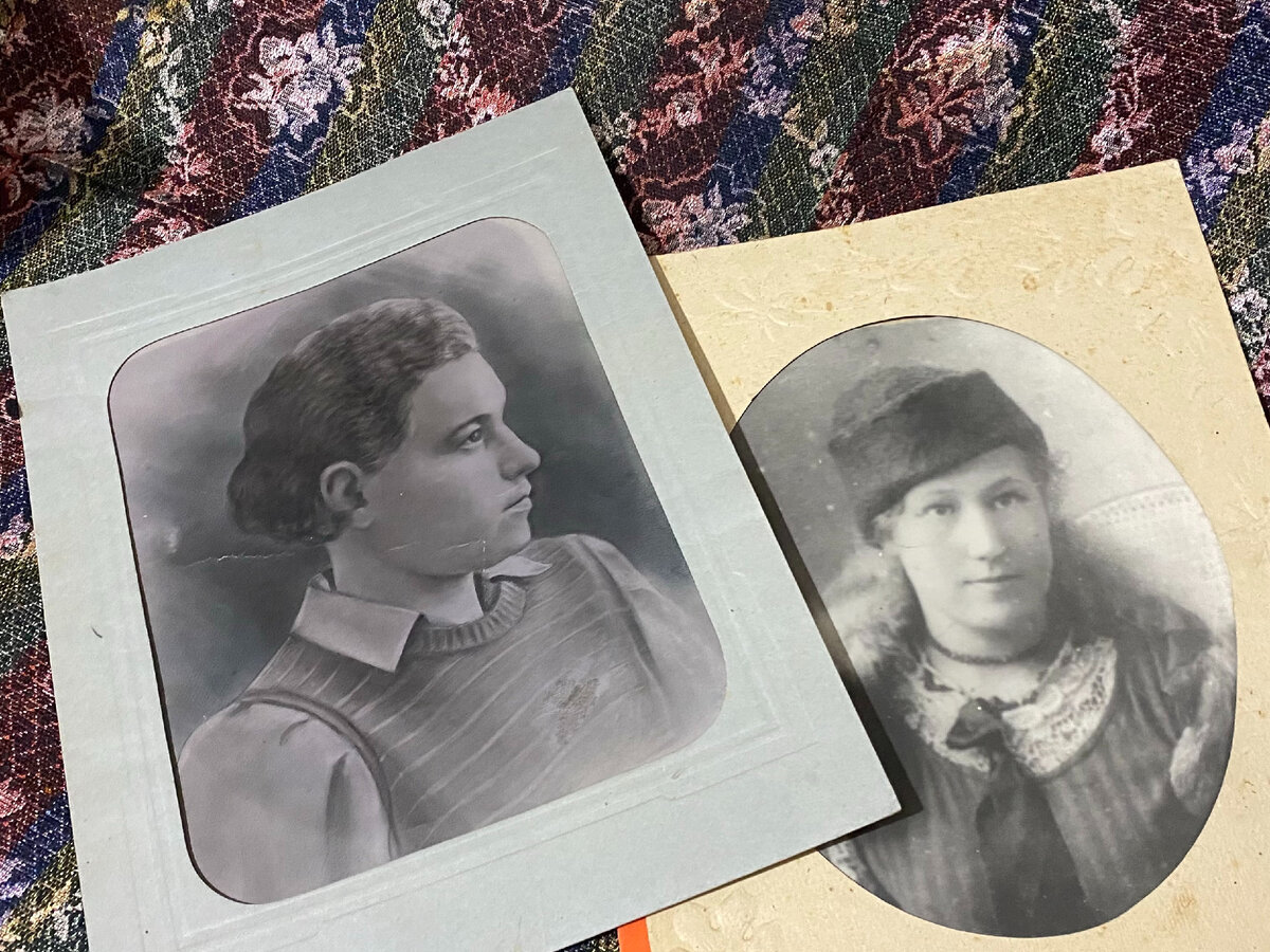 Фотографии Нины Васильевны в молодости и ее мамы