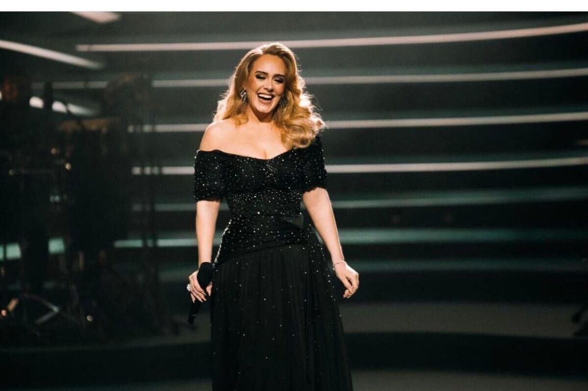     Адель отказалась от номера в гостинице, потому что он был «недостаточно эксклюзивным»