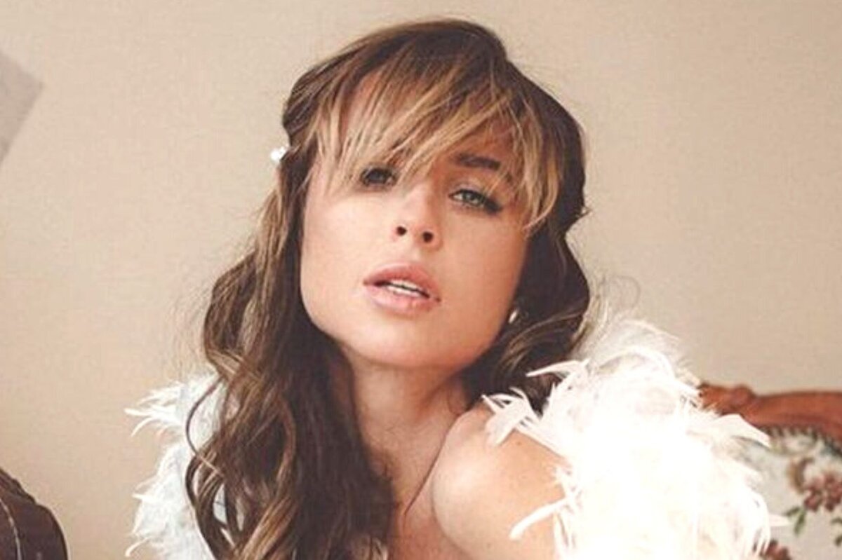     «Лучшее для женщины! Моя терапия удалась!»: Мирослава Карпович устроила модное дефиле