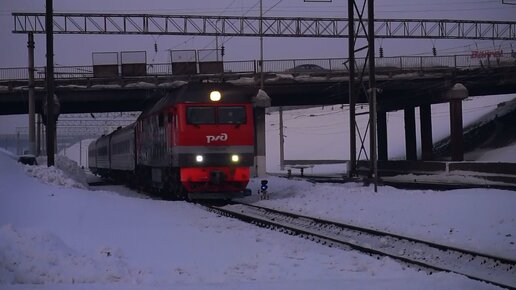 Тепловоз ТЭП70БС-260 с поездом 