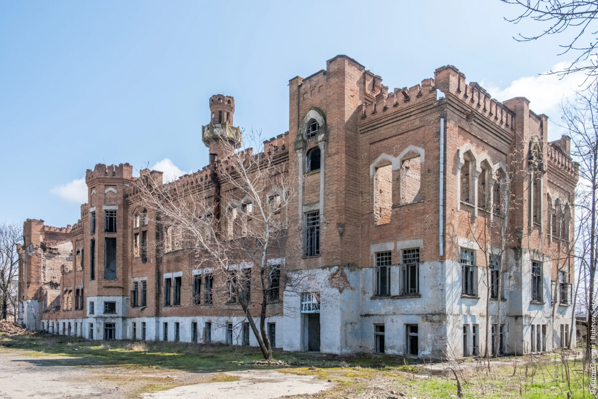 Английкий замок" Грозного будут реконструировать - Общество