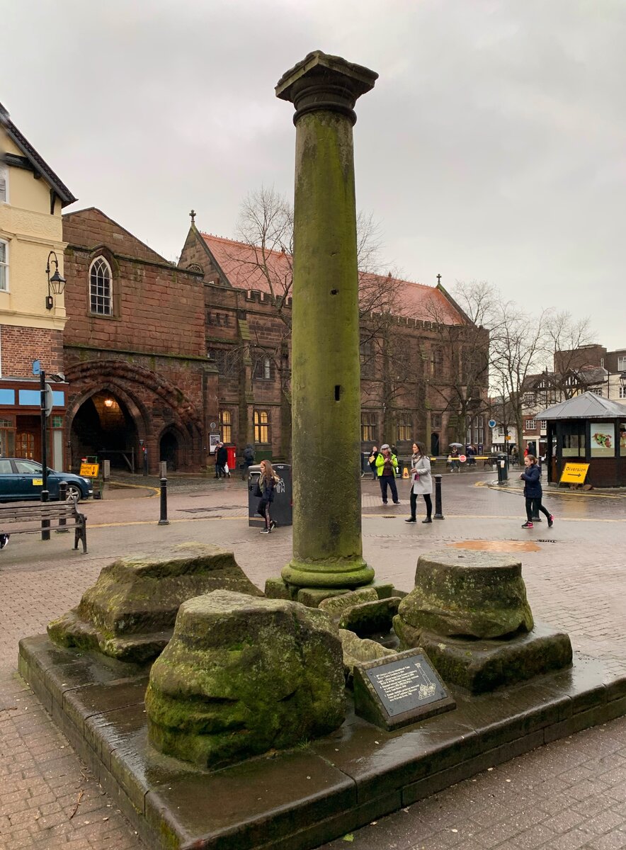 Обломки римских сооружений найденные в разных районах города в разное время