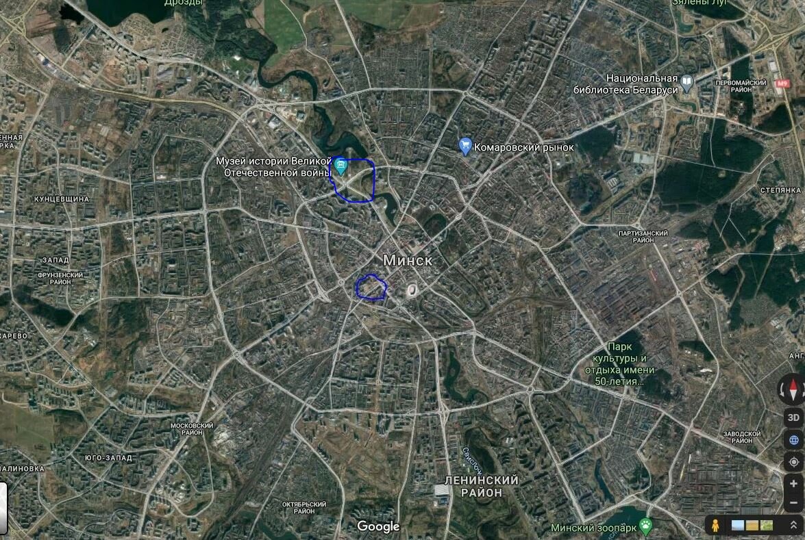 По центру обведена площадь Независимости, а чуть выше перекрёсток где находится стела и гостиница