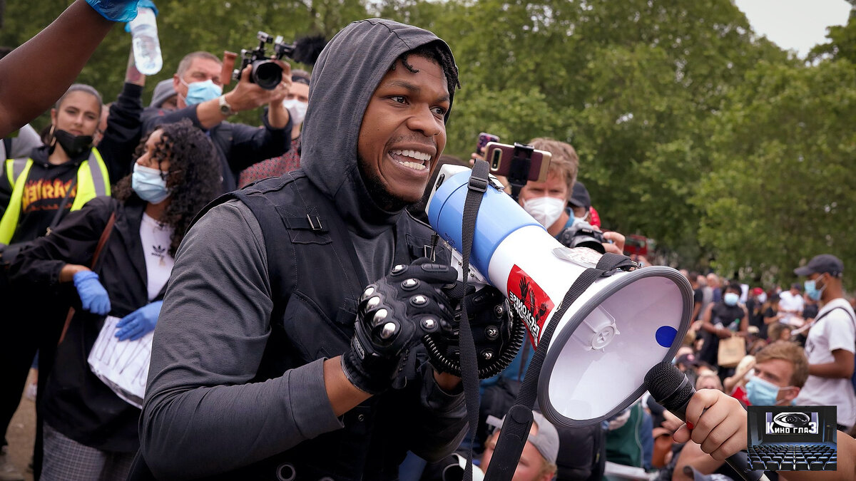 Джон Боега на митинге Black Lives Matter