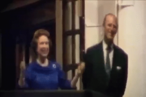 Настоящая queen тоже не остаётся в стороне от всей этой свистопляски. Материал с ресурса daily.afisha.ru