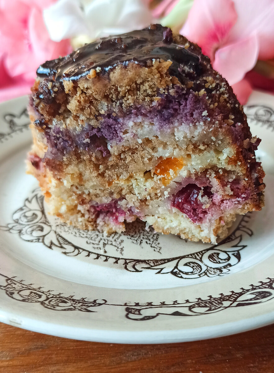 Сливовый пирог с хрустящей масляной крошкой
