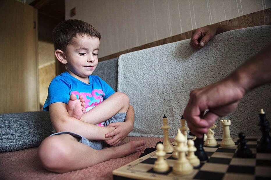 Перелом у Сени сросся неправильно. Кость бедра вывернута, левая нога стала короче правой
