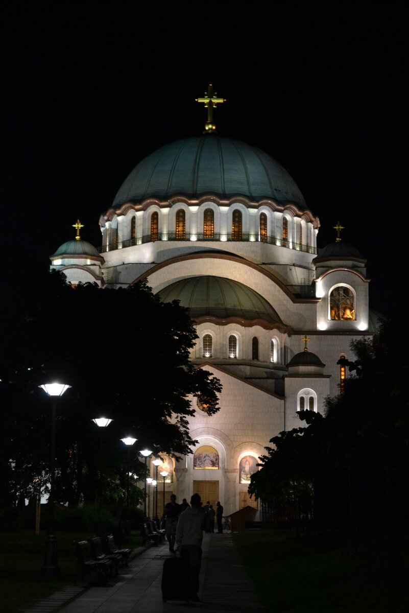 Храм саввы сербского в белграде