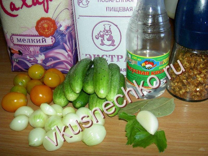 Как мариновать огурцы, лук, томаты черри на зиму в банках, ингредиенты. 