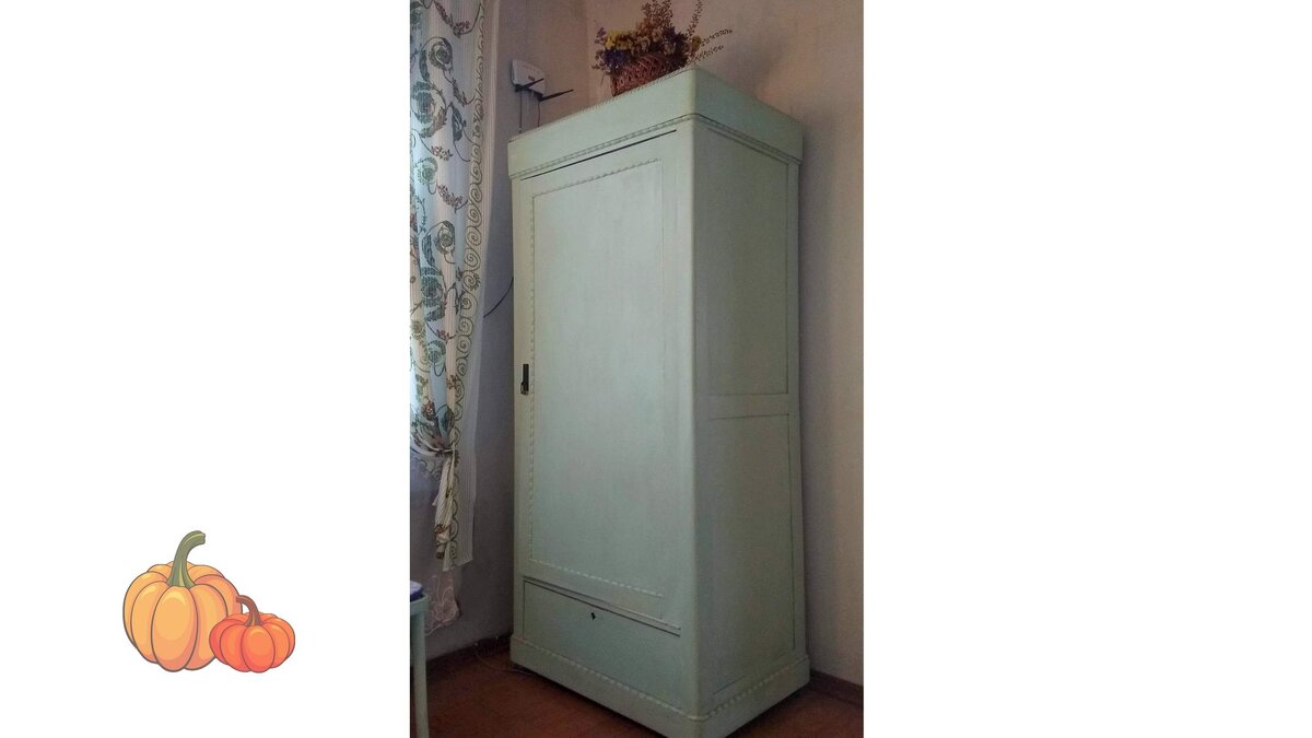 Старый шкаф в новом цвете