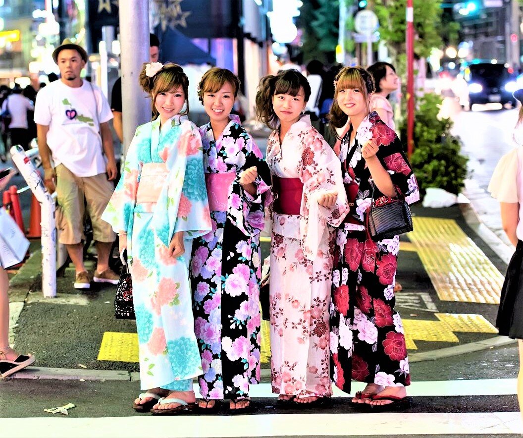 Этим красавицам под 50 лет, а выглядят они на все 18!