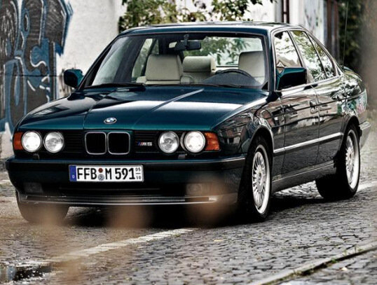     BMW M5 E34      