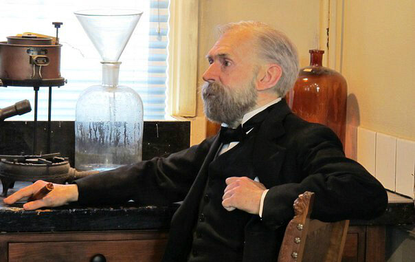 Альфред Нобель