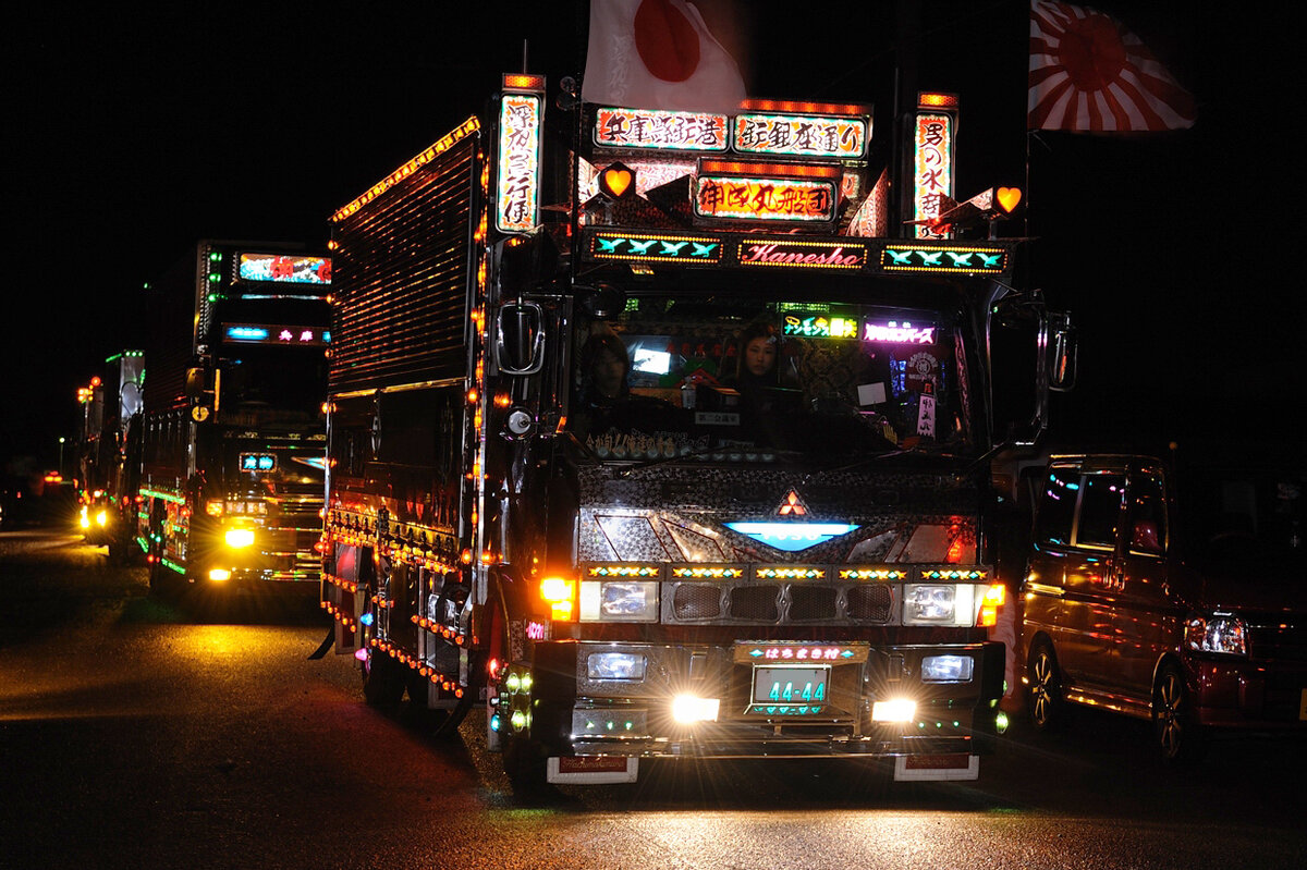 Яркое освещение характерно для направления Decotora