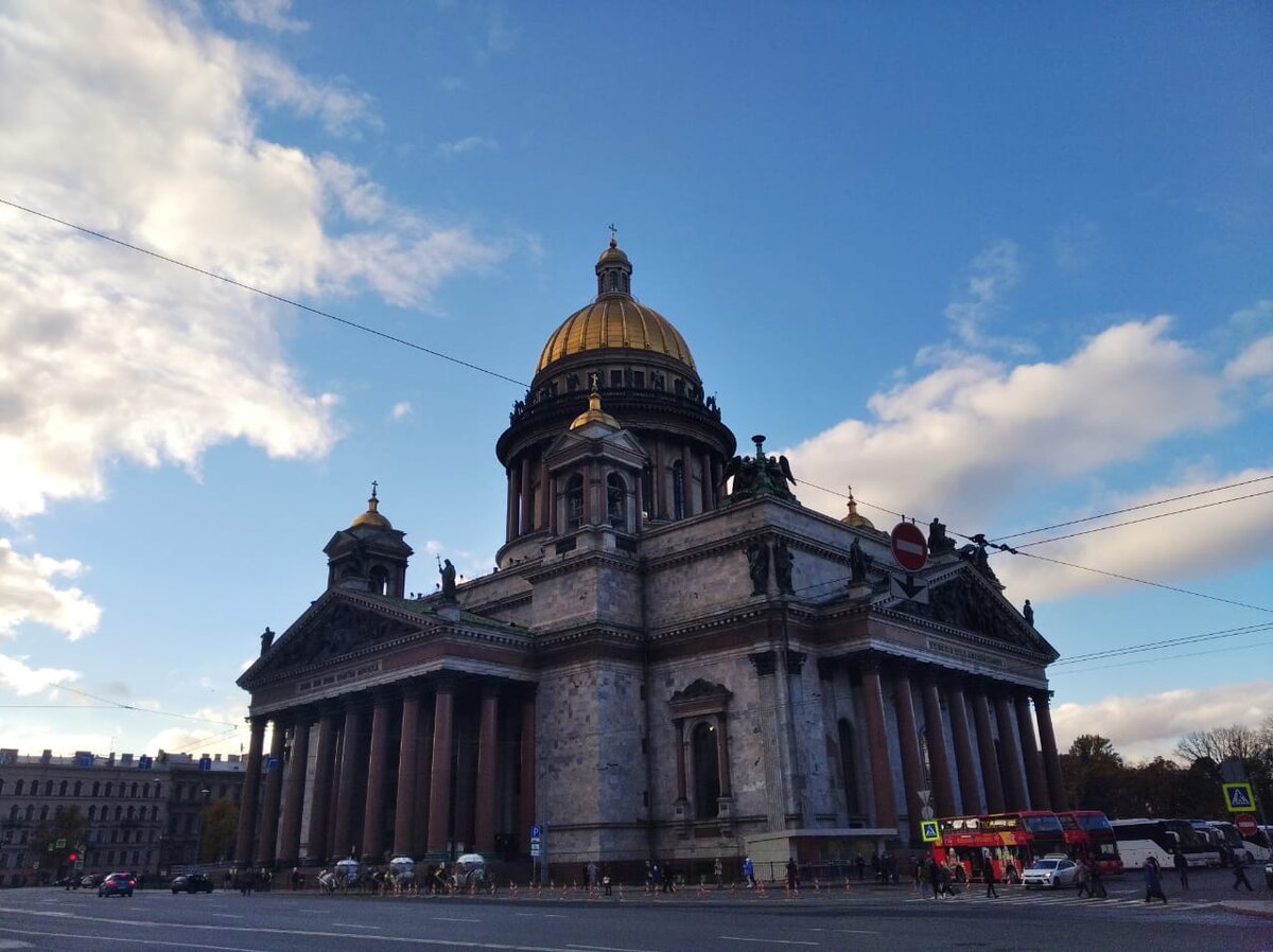 Исаакиевский собор в Санкт Петербурге колонны