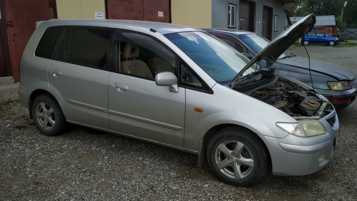 Mazda Premacy 1.8L FP-DE, 2001 года выпуска - не заводится, сгорает  предохранитель на главное реле 