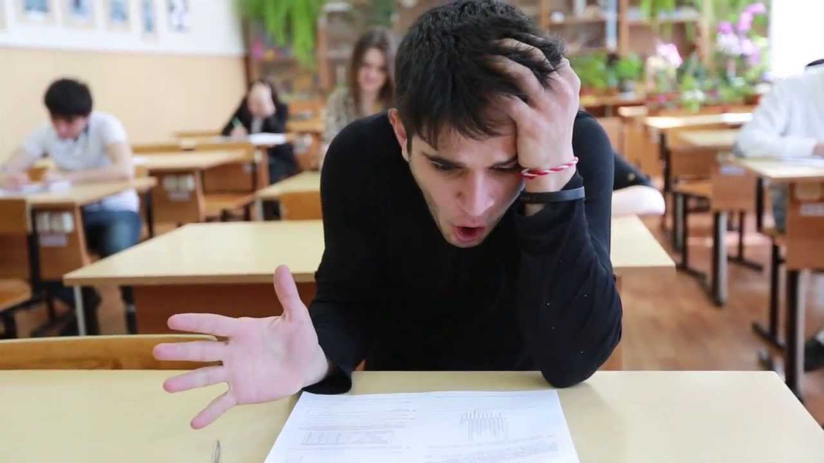 Exam видео. Школьники на ЕГЭ. Школьники на экзамене. Трудности ЕГЭ. ЕГЭ ужас.