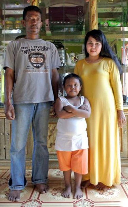 Арди вместе со своей семьей. Фото взято с https://kulturologia.ru/blogs/300317/33997/