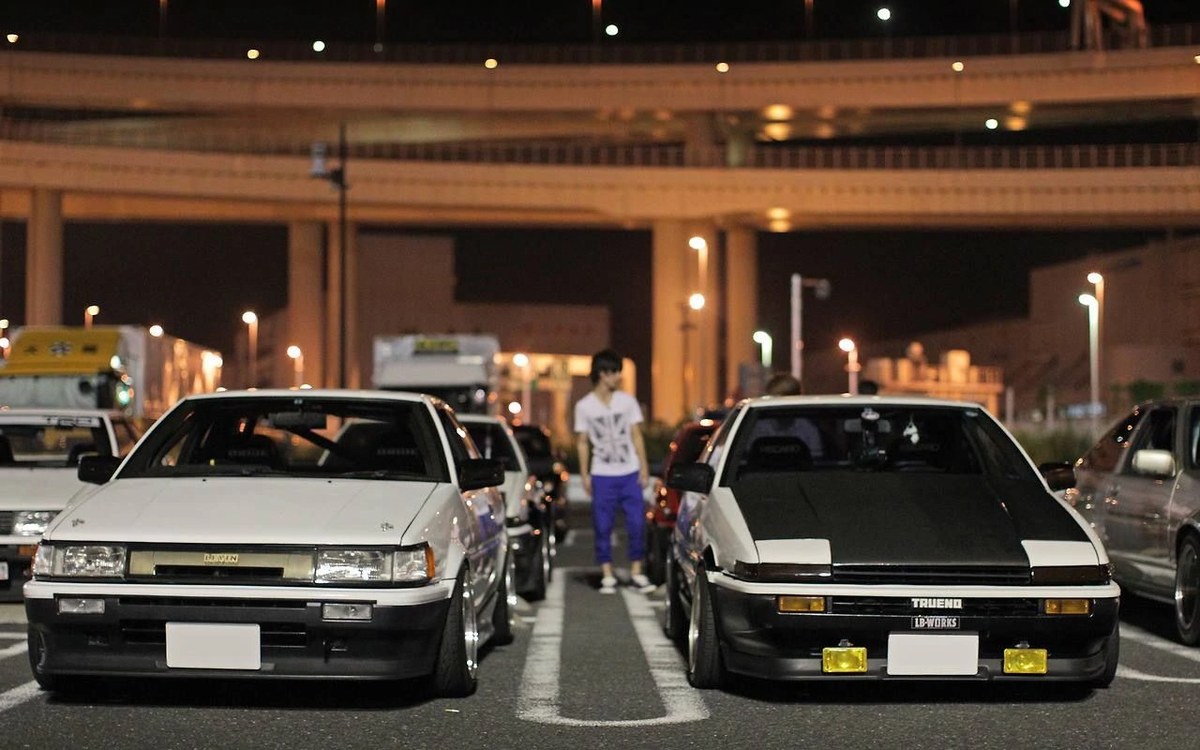 Toyota Corolla Levin и Toyota Corolla AE 86 Trueno
