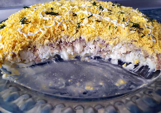 Невозможно удержаться, чтобы не съесть весь салат сразу.