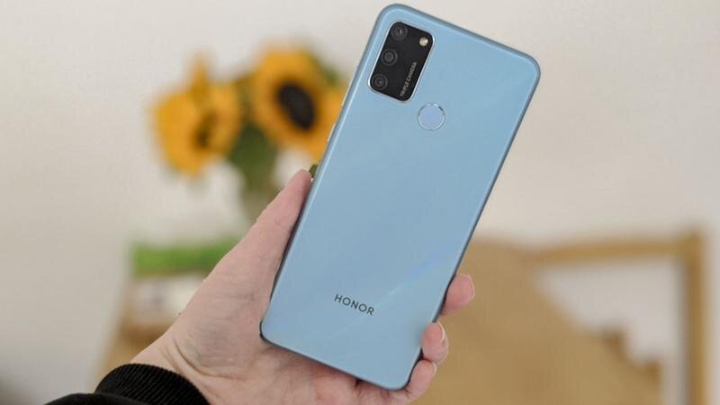Honor 9A имеет заднюю панель переливающуюся различными цветами