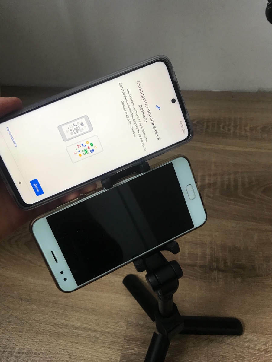 На фото asus zenfone 4 и poco x3