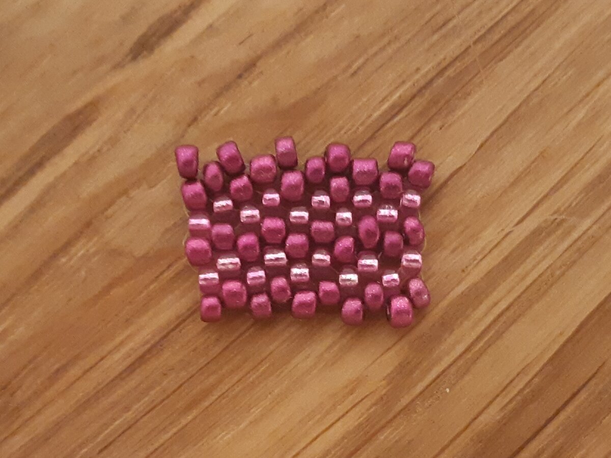 Мозаичное плетение китайским бисером