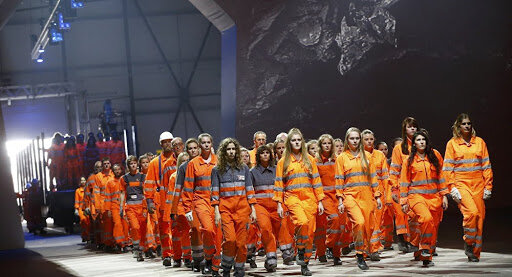 Рабочие-зомби. Фото из интернета 