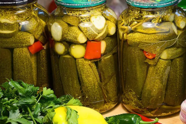 Консервированные огурцы с водкой 