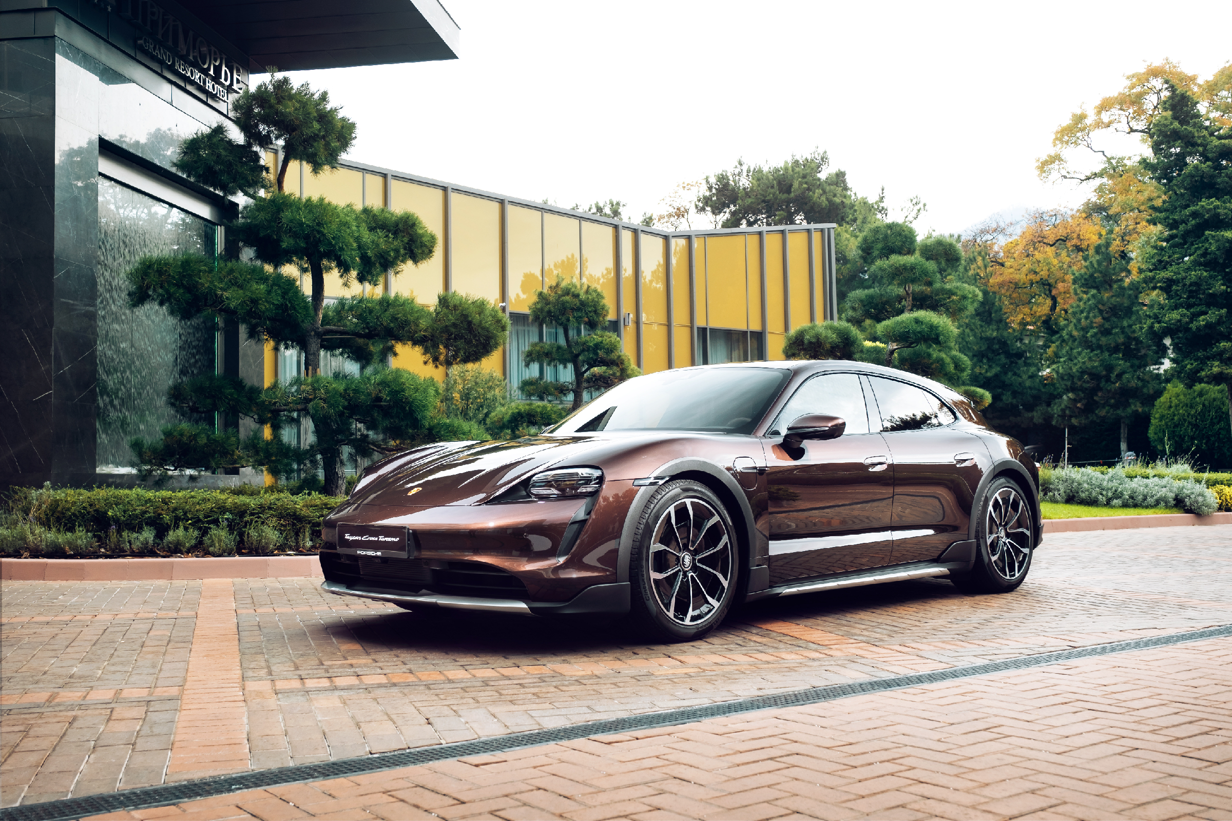 Погонял на Porsche Taycan Cross Turismo. 761 л.с. Это бомба! Электрическая ???16