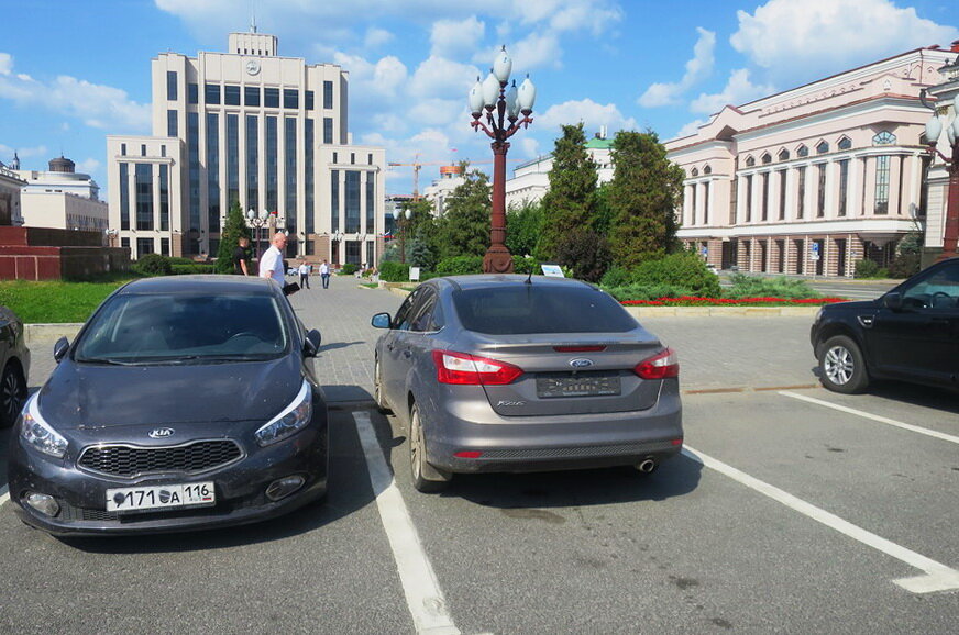 Автомобиль без номеров. Машина без номеров Казань. Припарковочная машина без номеров. Автомобиля без номера на парковки. Купить автомобиль без номеров