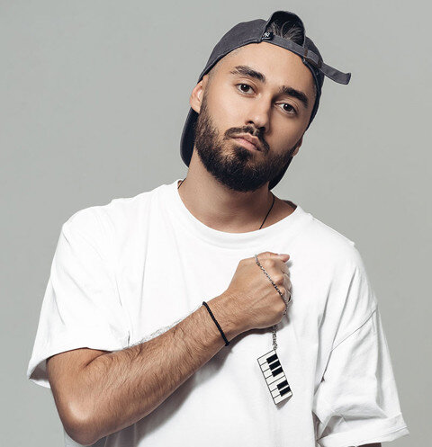 На фото Матвей Мельников