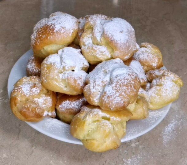 Делюсь  рецептом моих воздушных эклеров  с нежной начинкой, обрадуйте всю семью вкусняшкой в эти выходные!