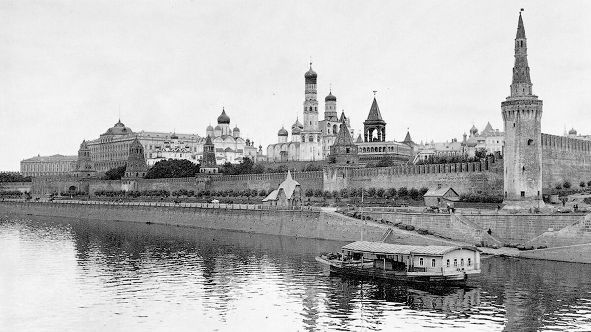 Старинные города москвы. Московский Кремль в начале 20 века. Москва река Кремль 20 век. Москва 100 лет назад Кремль. Московский Кремль 1909 года.