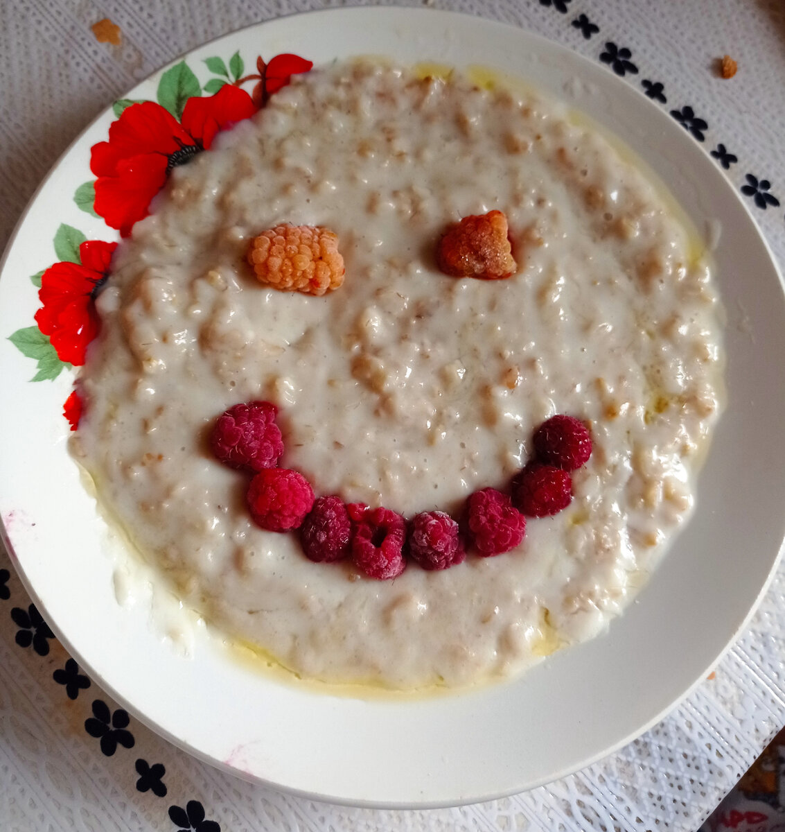 Хорошие и веселые вот как наша утренняя каша с малинкой 