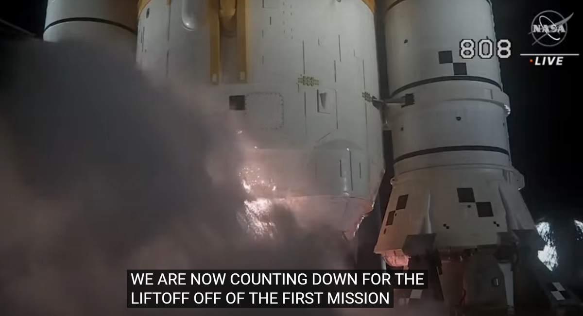 Сверхтяжёлая ракета SLS всё-таки сумела обрадовать NASA - стартовала и вывела в космическое пространство корабль Orion