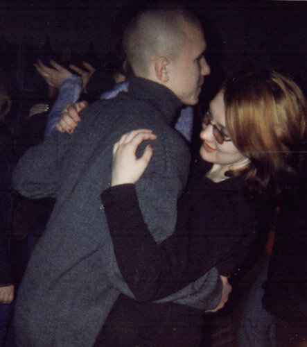 На дискотеке, ноябрь 2002.