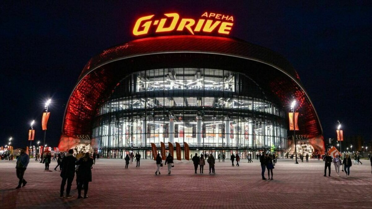     После Омска сразу попали в места, где были самые страшные лагеря ГУЛАГа. Строители G-Drive арены отправились на новый объект.