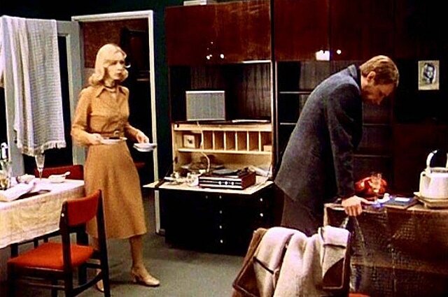    Кадр из фильма «Ирония судьбы, или С лёгким паром» 1975 г.